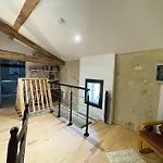 Ferienhaus Charming Retreat With Swimming Pool Douzillac