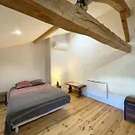 Ferienhaus Charming Retreat With Swimming Pool *