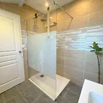 Ferienhaus Charming Retreat With Swimming Pool Douzillac