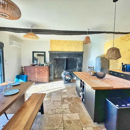 Charming Retreat With Swimming Pool Ferienhaus Douzillac